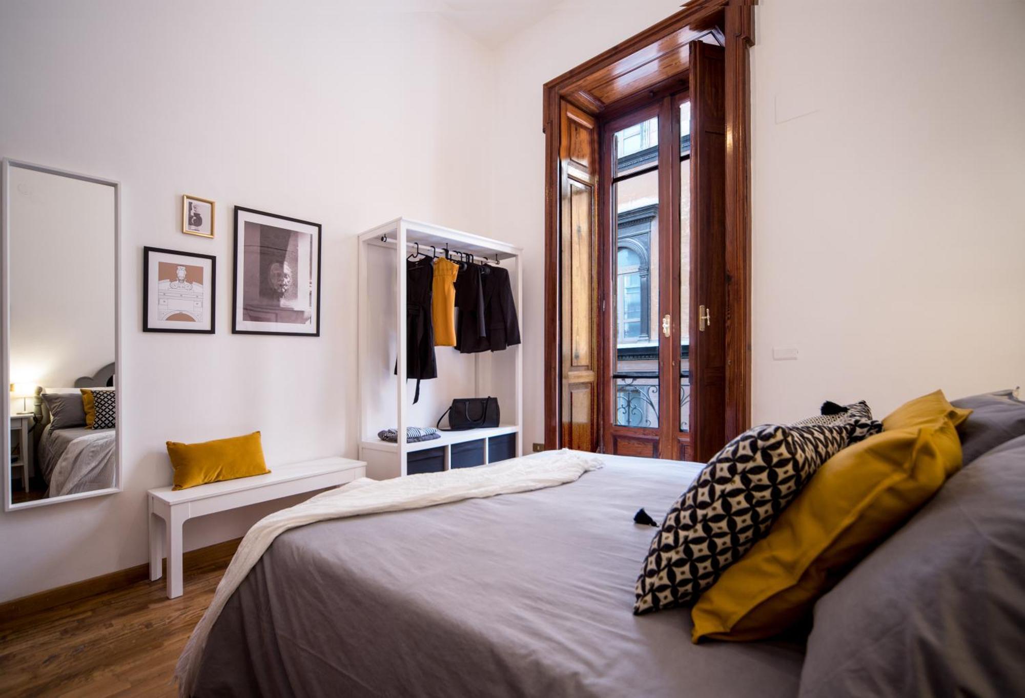 Gocce Villas - Casa Frangio Modern Apartment Historical Centre نابولي المظهر الخارجي الصورة