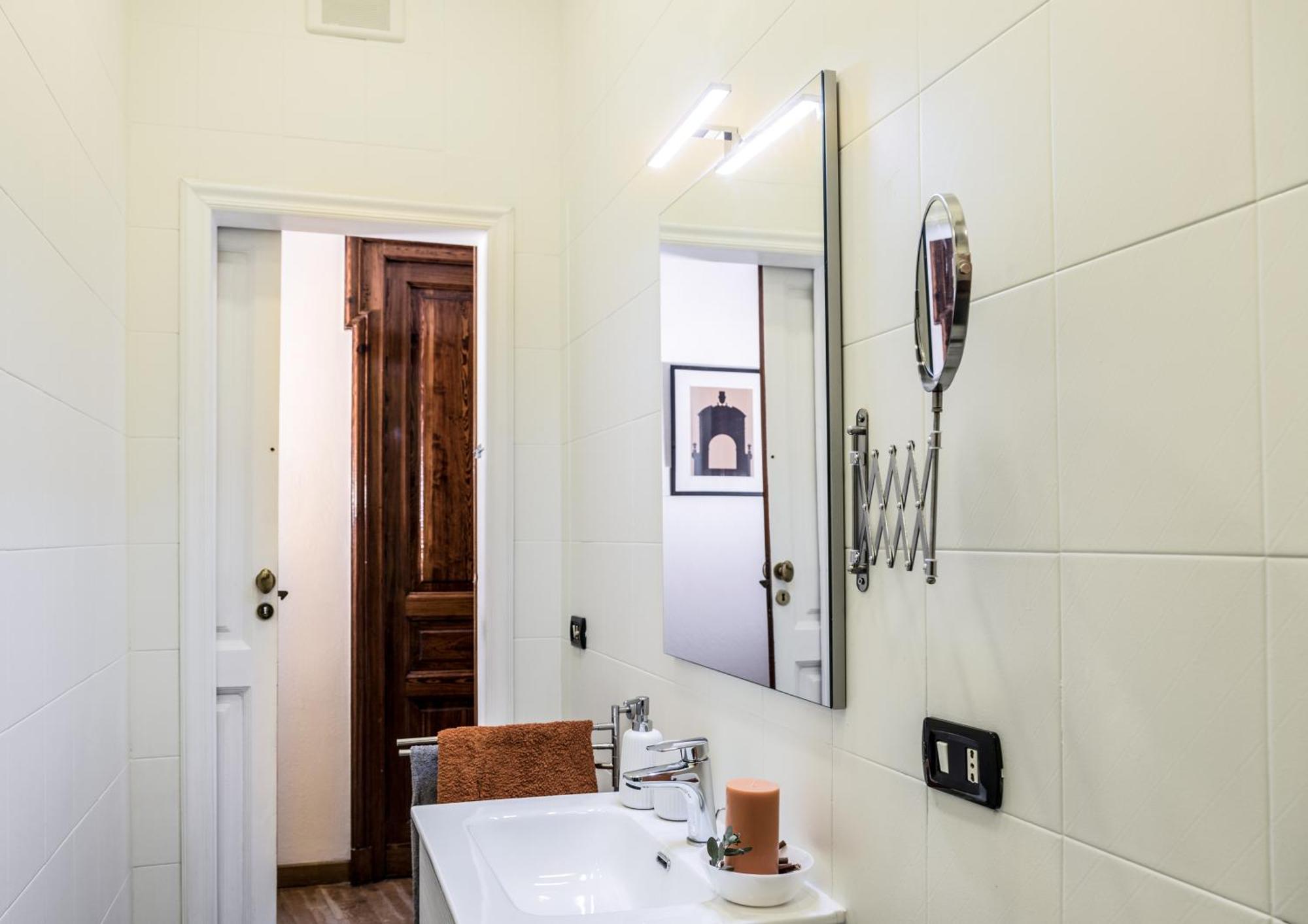 Gocce Villas - Casa Frangio Modern Apartment Historical Centre نابولي المظهر الخارجي الصورة